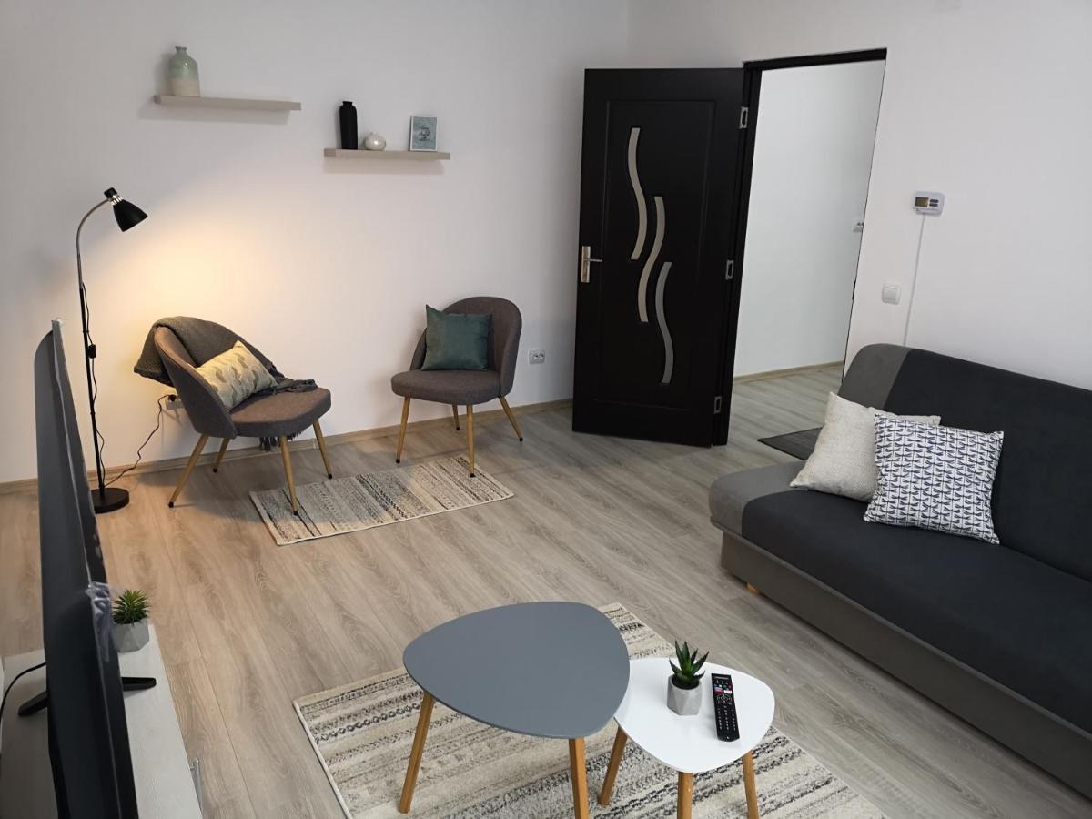 Cosy Elegant Apartment Cehu Silvaniei Exterior foto