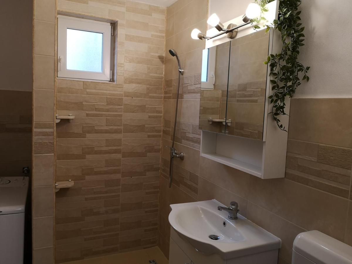 Cosy Elegant Apartment Cehu Silvaniei Exterior foto
